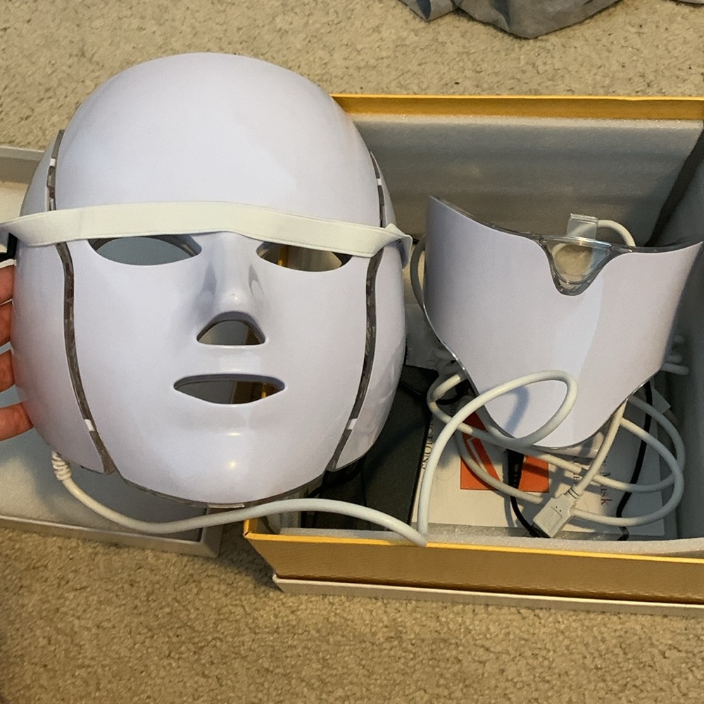 NIB LED beauty mask for face and neck